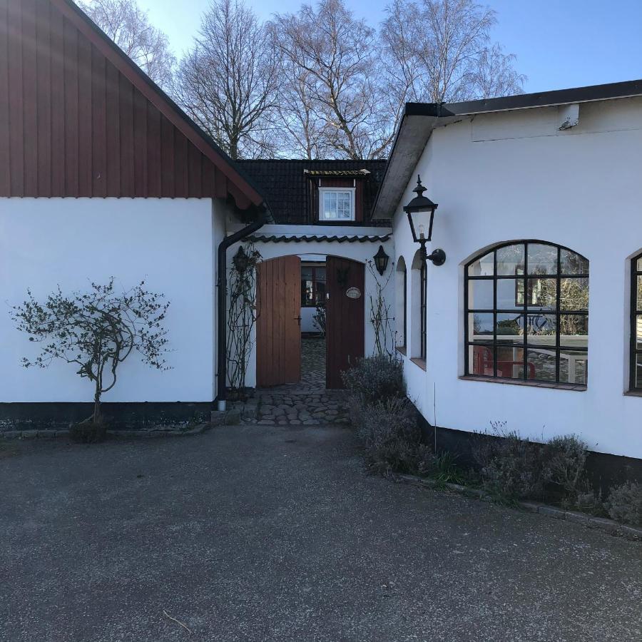 Stort Rymligt Boende Med Tva Sovrum Och Pentry I Lantlig Miljoe Hollviken Bagian luar foto